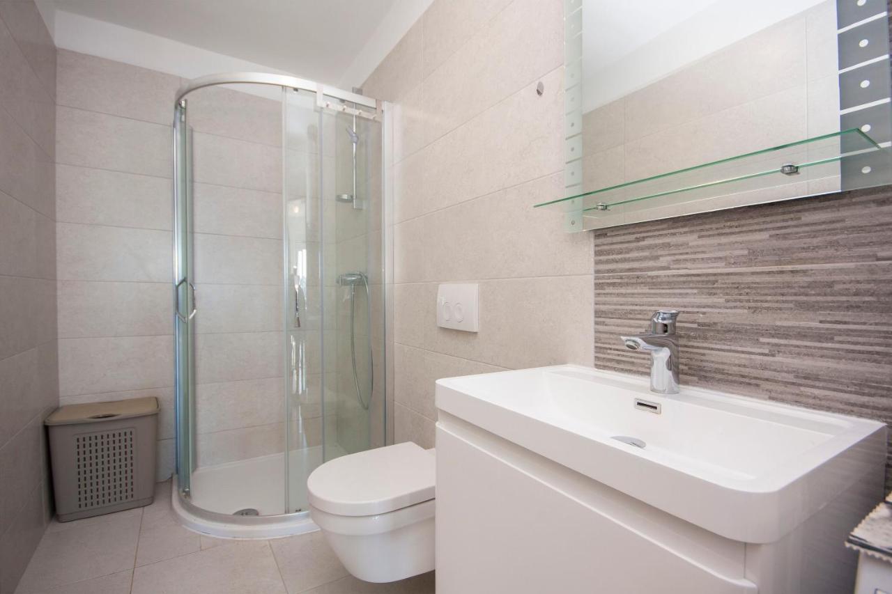 Apartments Osti Рогозниця Екстер'єр фото